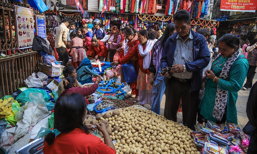 Asan remains busy for Tihar shopping (Photo Feature)